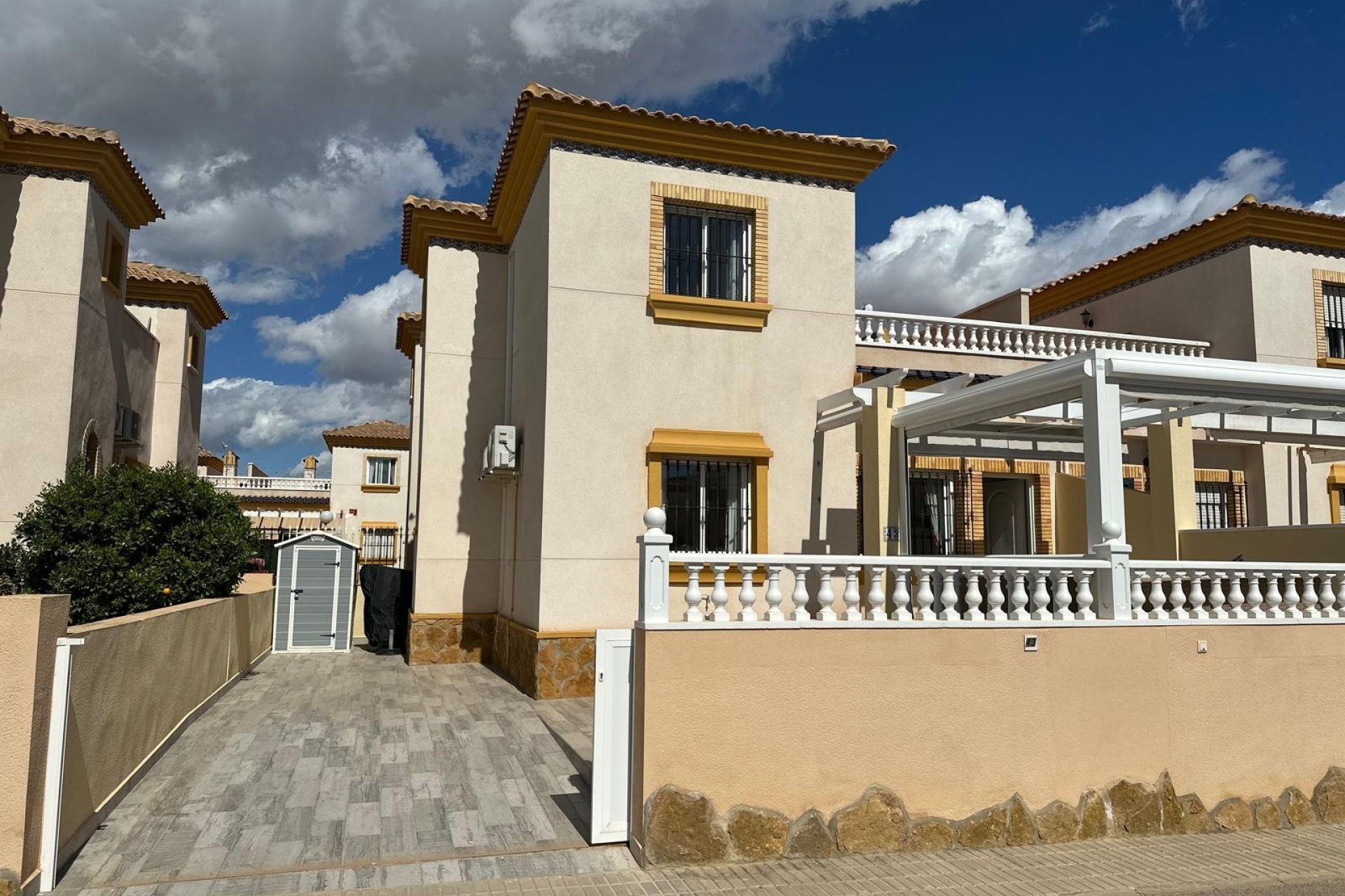 Resale - Villa - Orihuela Costa - Los Dolses