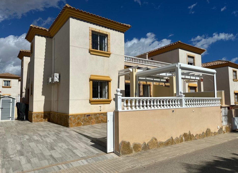 Resale - Villa - Orihuela Costa - Los Dolses