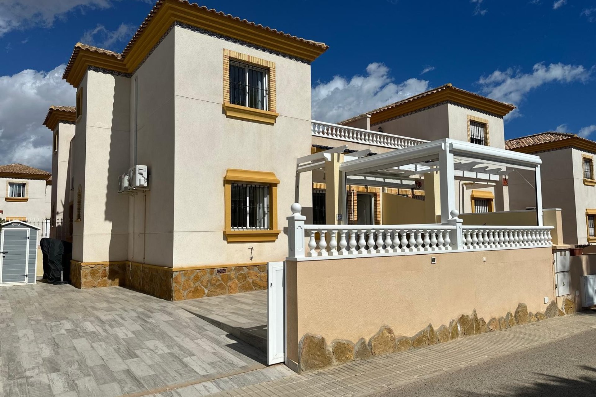 Resale - Villa - Orihuela Costa - Los Dolses