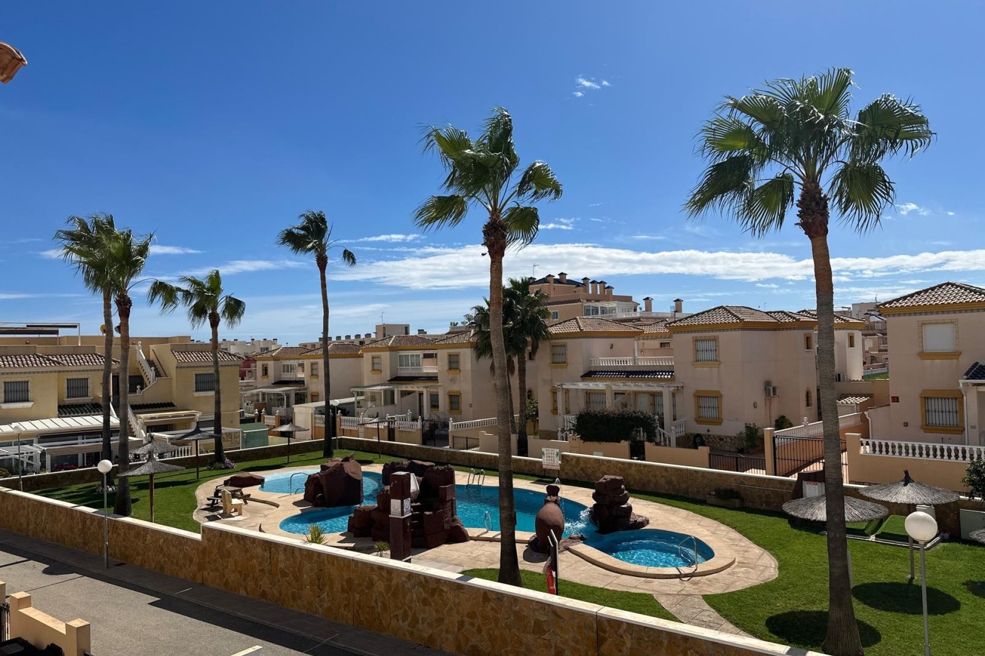 Resale - Villa - Orihuela Costa - Los Dolses