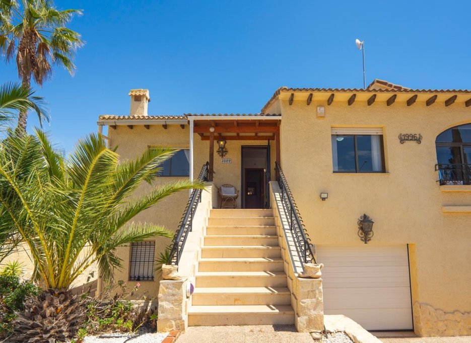 Resale - Villa - Orihuela Costa - Villamartín