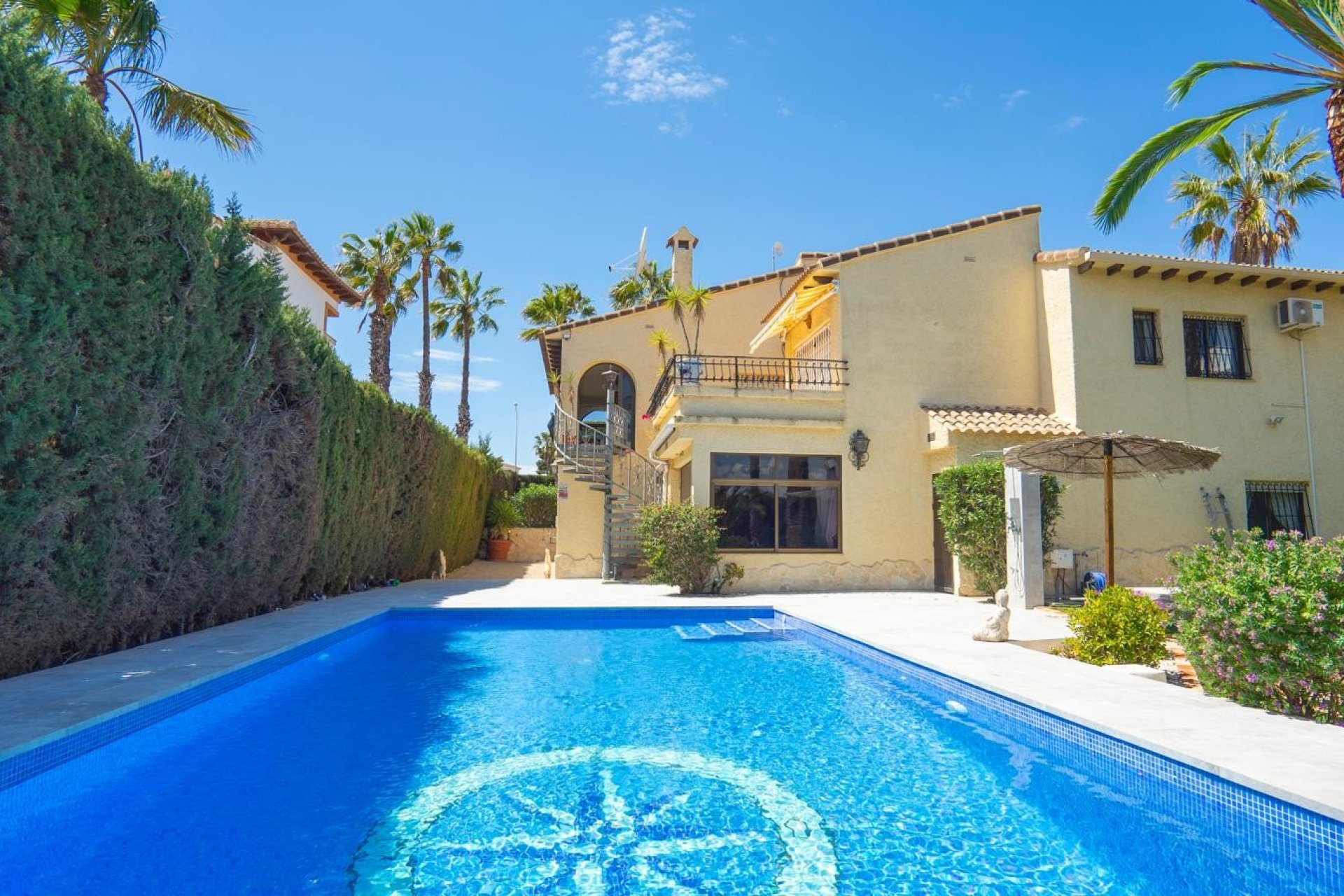 Resale - Villa - Orihuela Costa - Villamartín