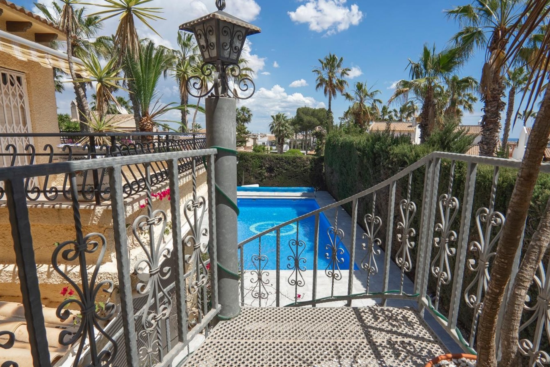 Resale - Villa - Orihuela Costa - Villamartín