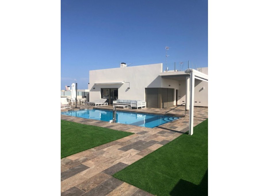 Resale - Villa - Orihuela Costa - Villamartín