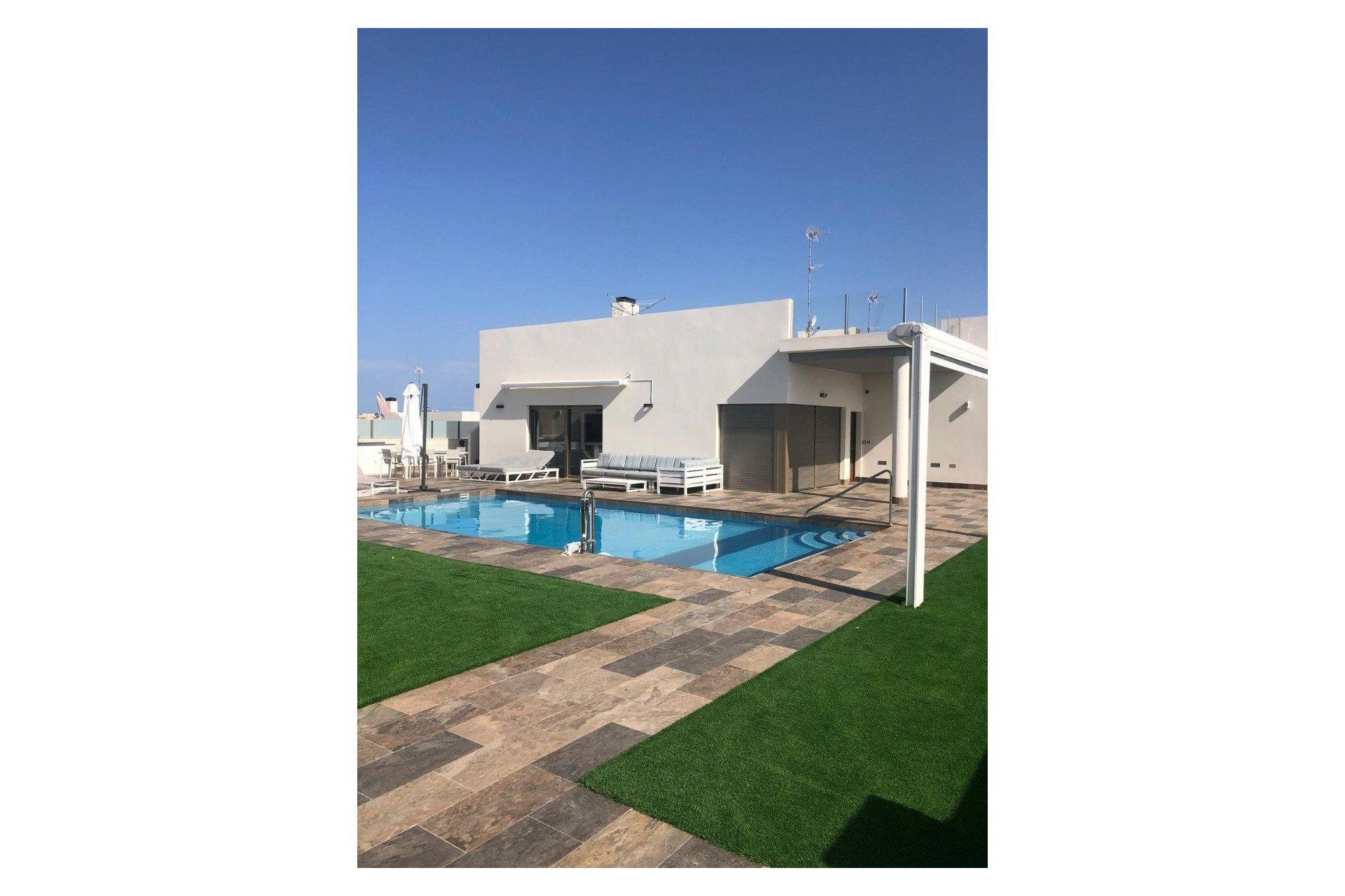 Resale - Villa - Orihuela Costa - Villamartín