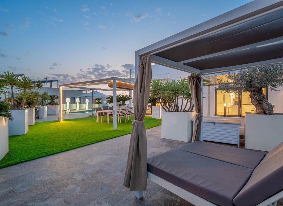 Resale - Villa - Orihuela Costa - Villamartín