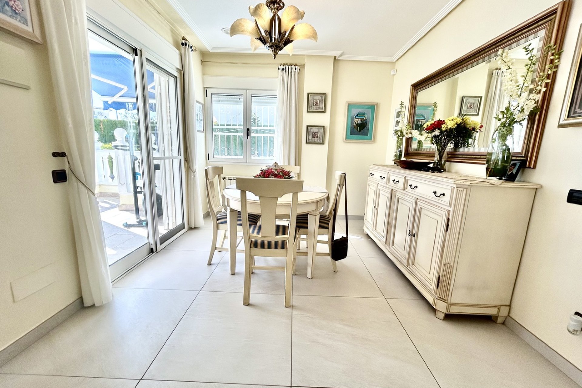 Resale - Villa - Pinar de Campoverde