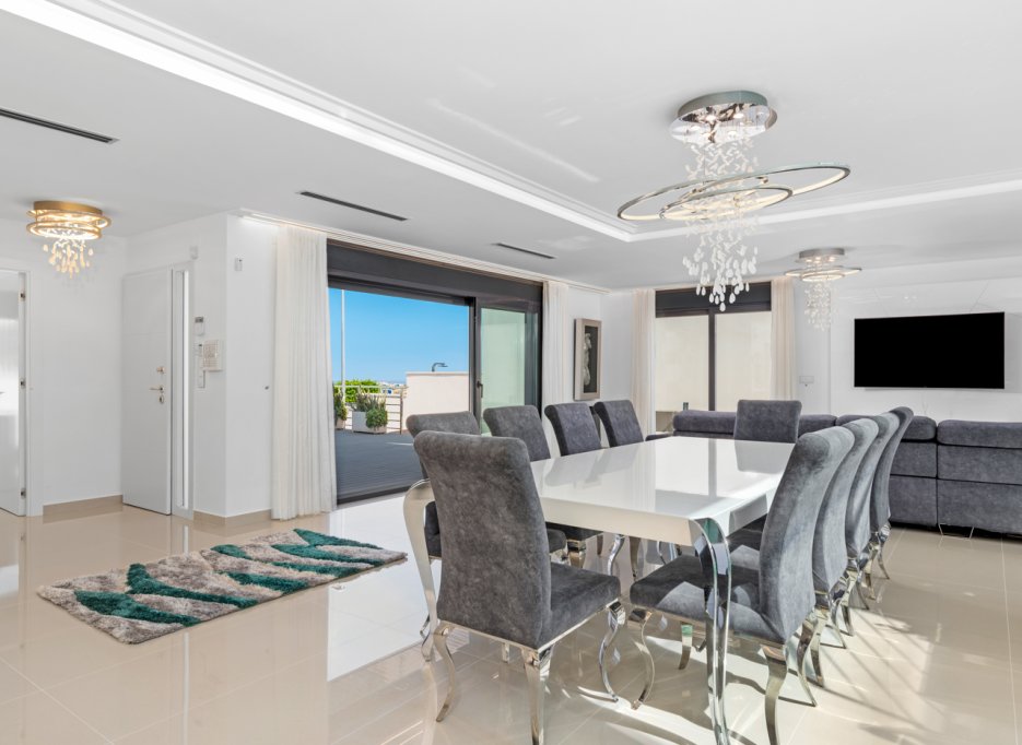 Resale - Villa - San Miguel de Salinas - San Miguel Salinas