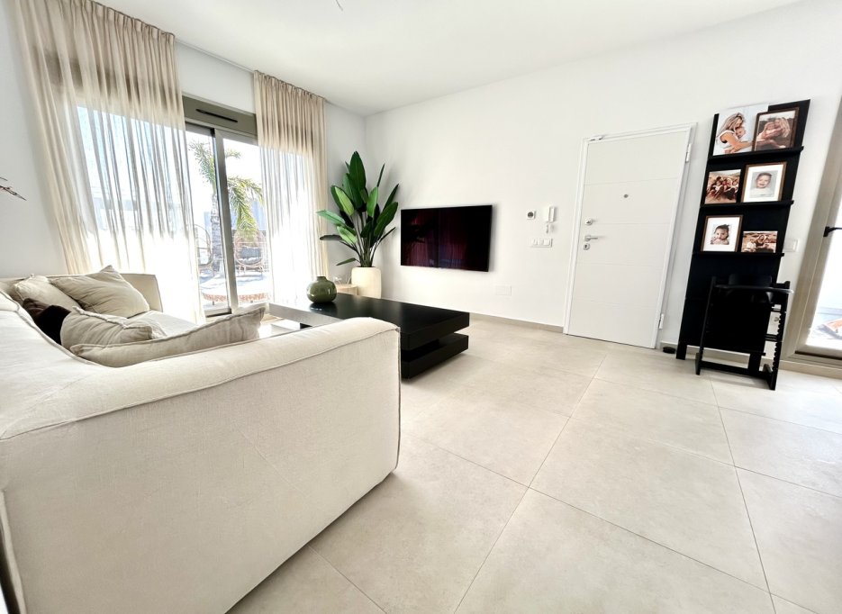 Resale - Villa - San Miguel de Salinas