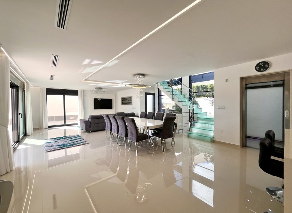 Resale - Villa - San Miguel de Salinas