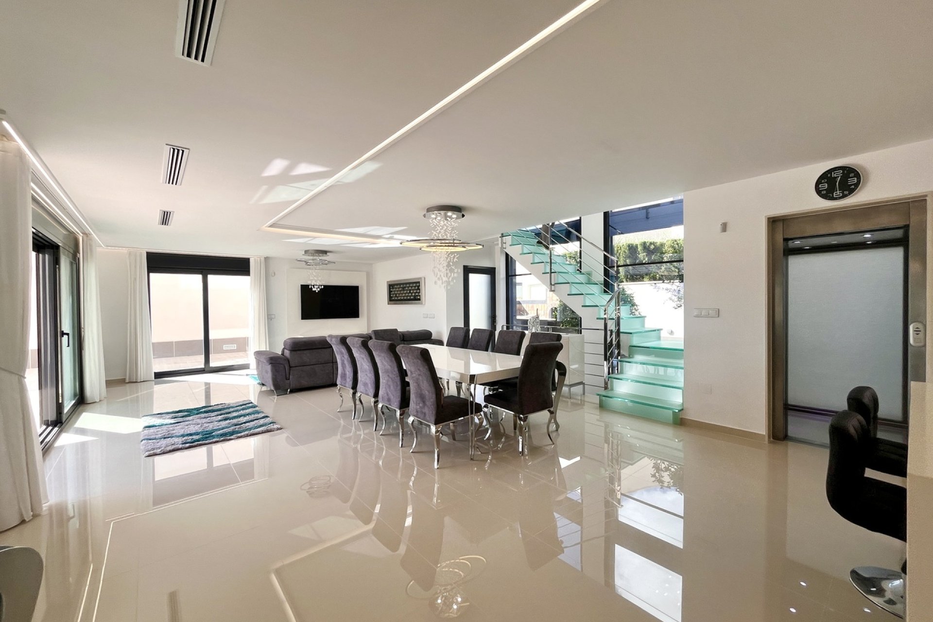 Resale - Villa - San Miguel de Salinas