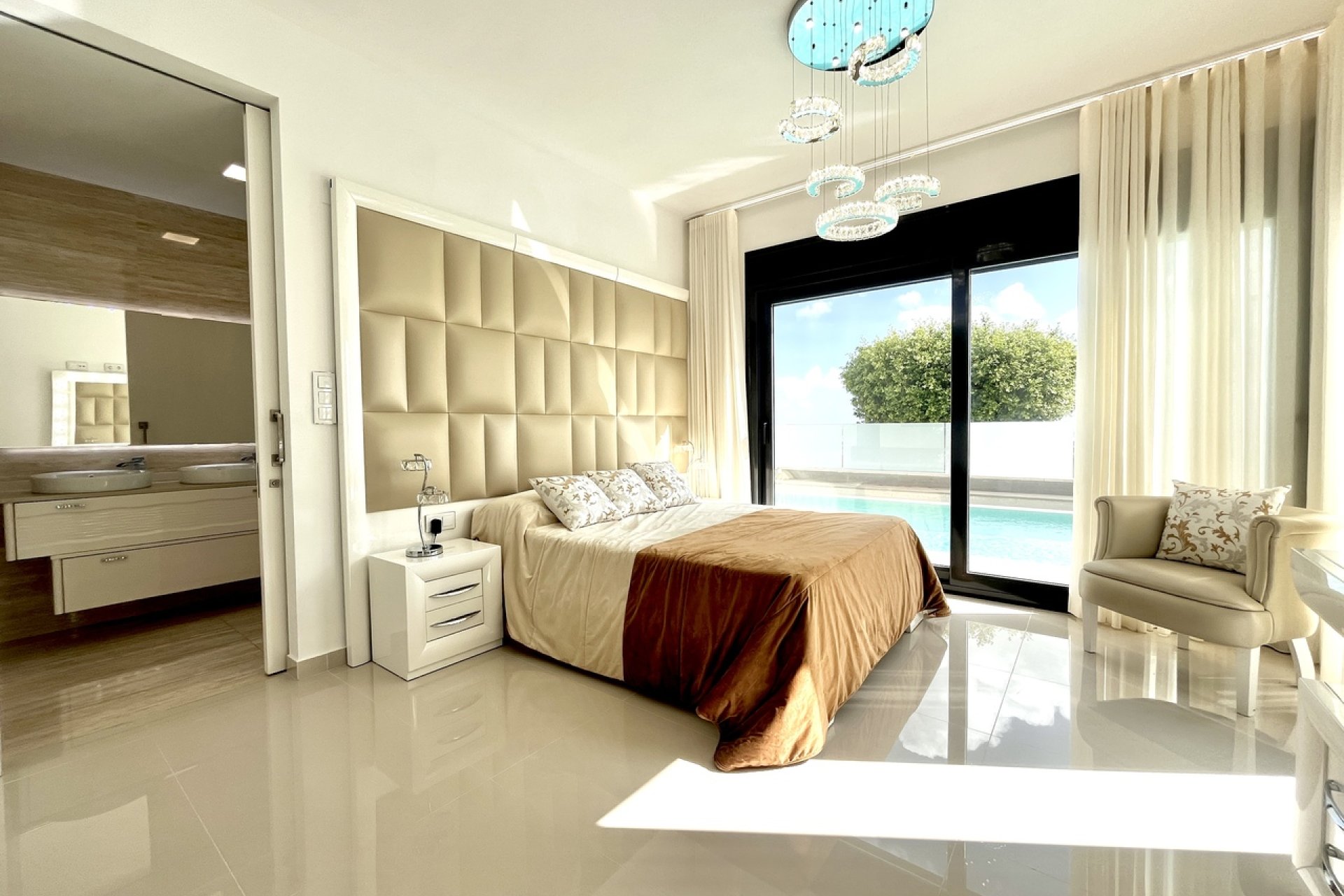 Resale - Villa - San Miguel de Salinas