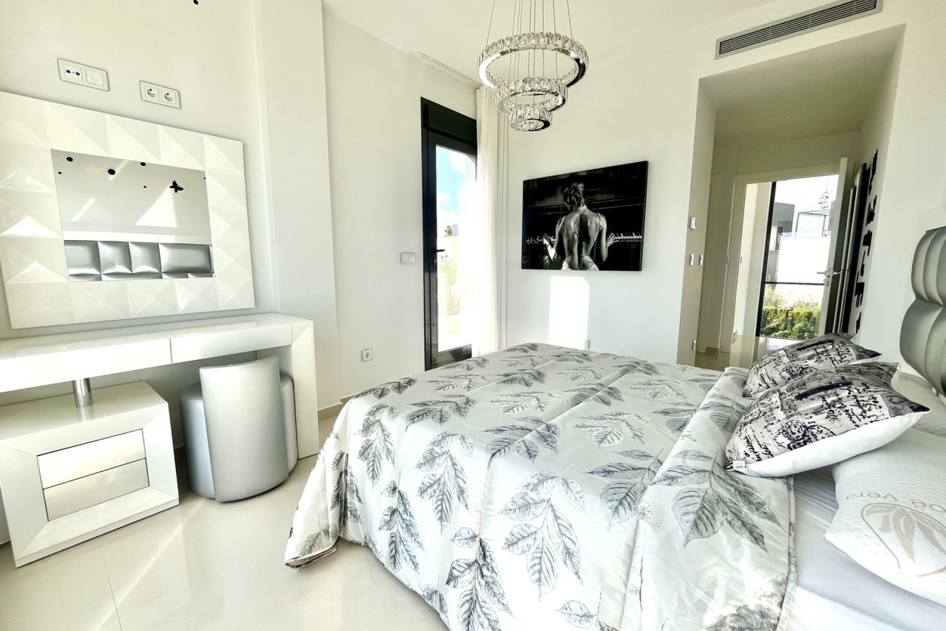 Resale - Villa - San Miguel de Salinas