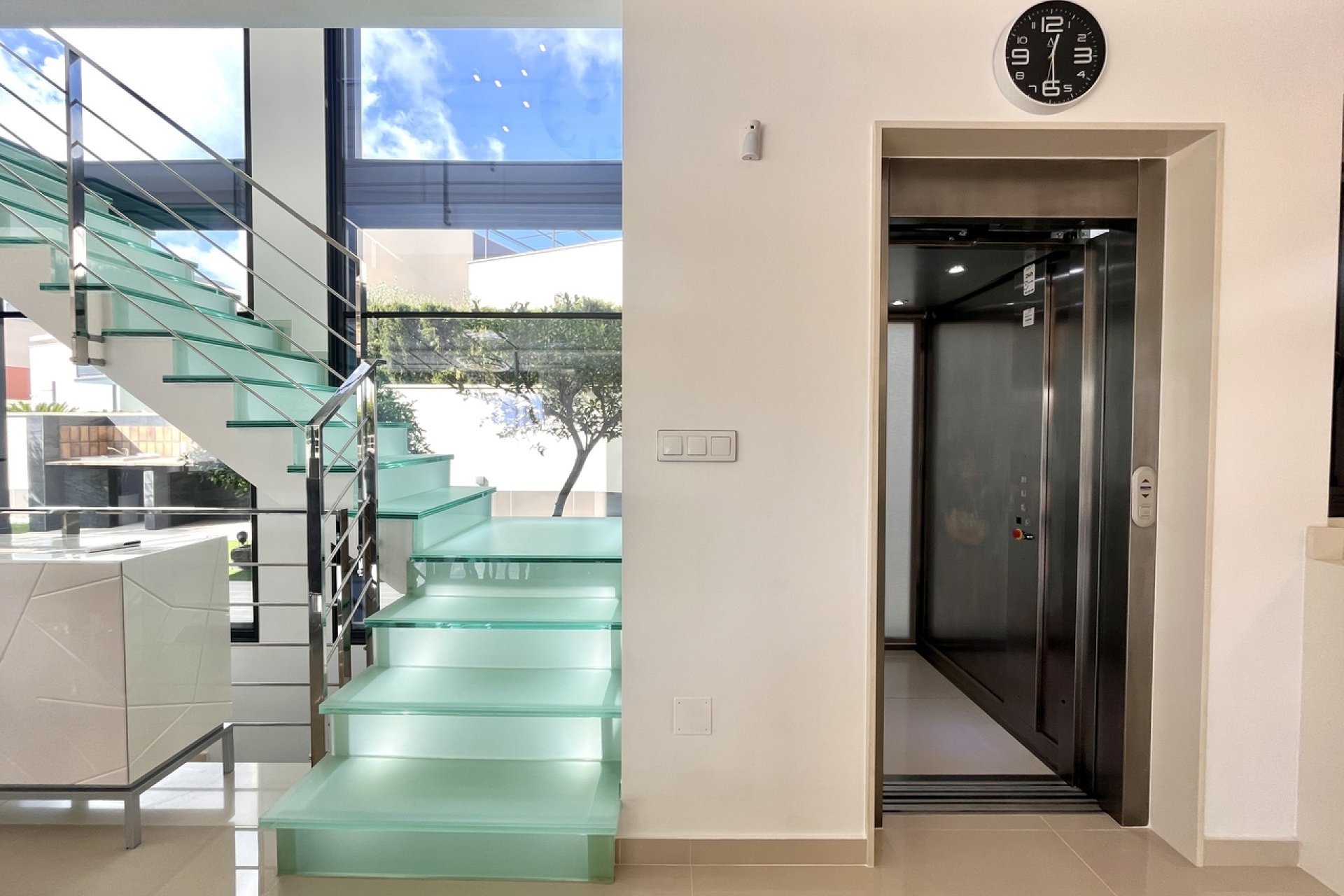 Resale - Villa - San Miguel de Salinas