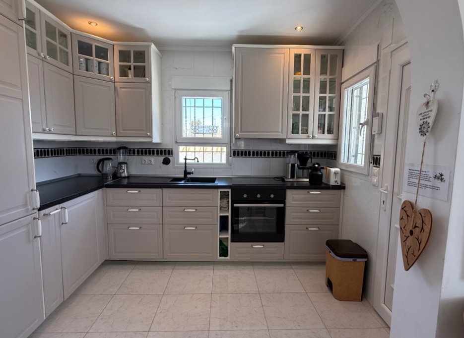 Resale - Villa - Torrevieja - Costa Blanca Sur