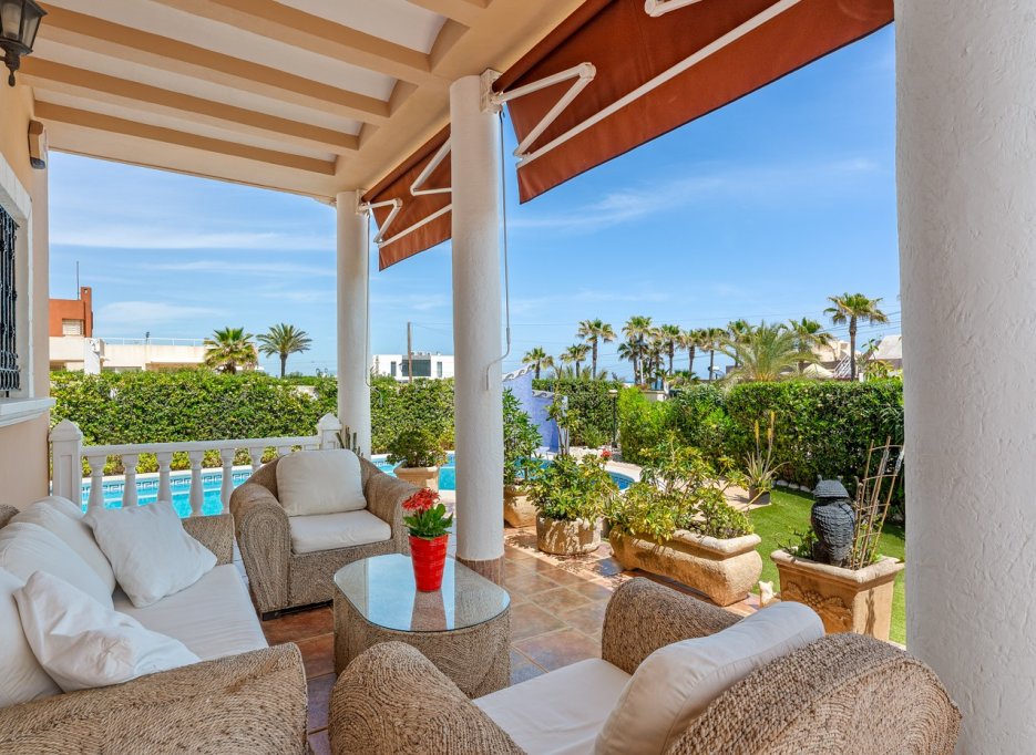 Resale - Villa - Torrevieja - La Mata