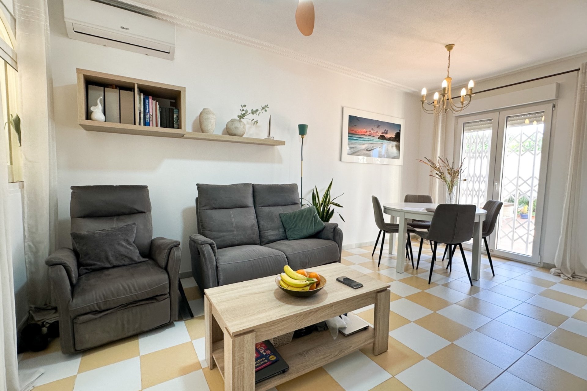 Resale - Villa - Torrevieja - Nueva Torrevieja - Aguas Nuevas