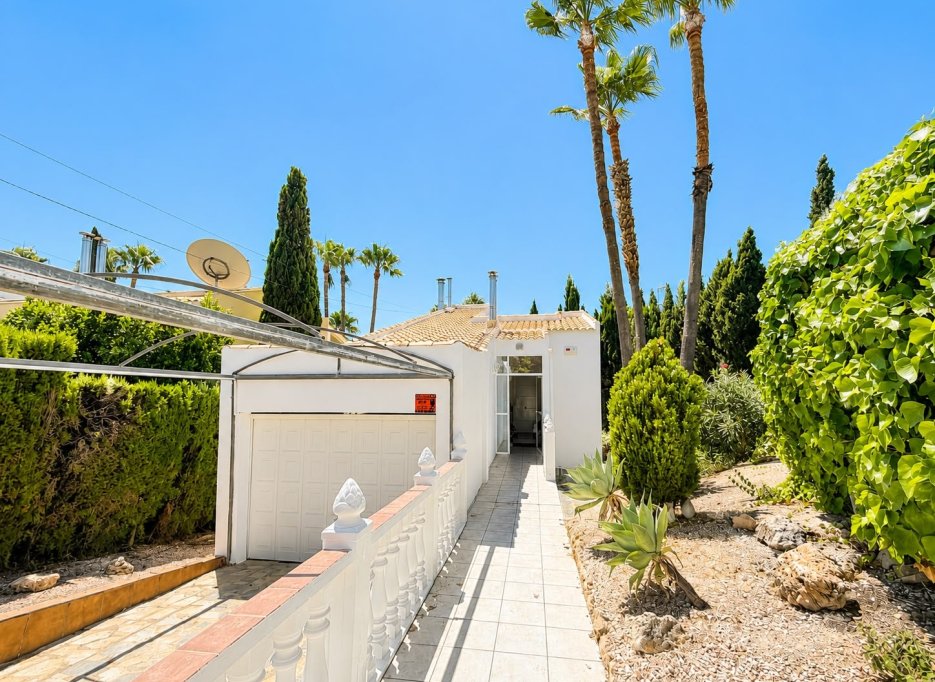 Resale - Villa - Villamartín - Villamartin