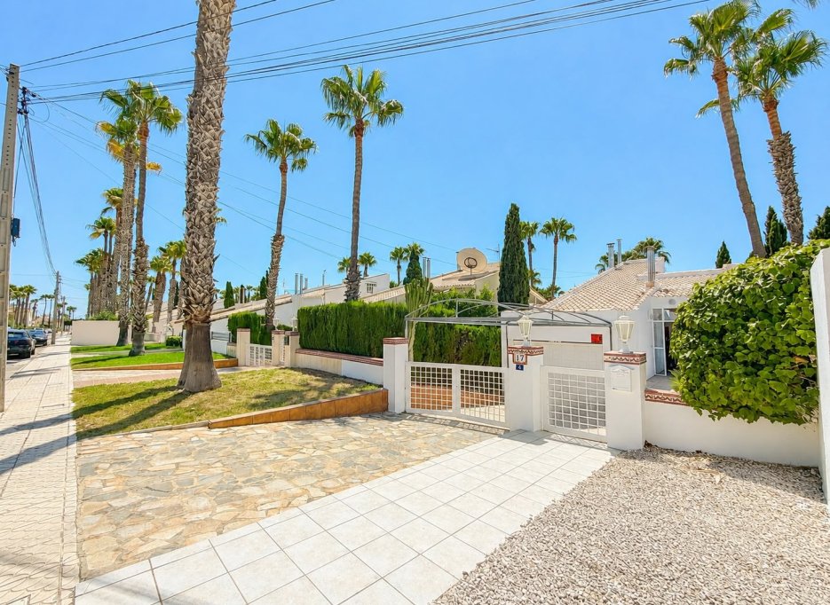 Resale - Villa - Villamartín - Villamartin