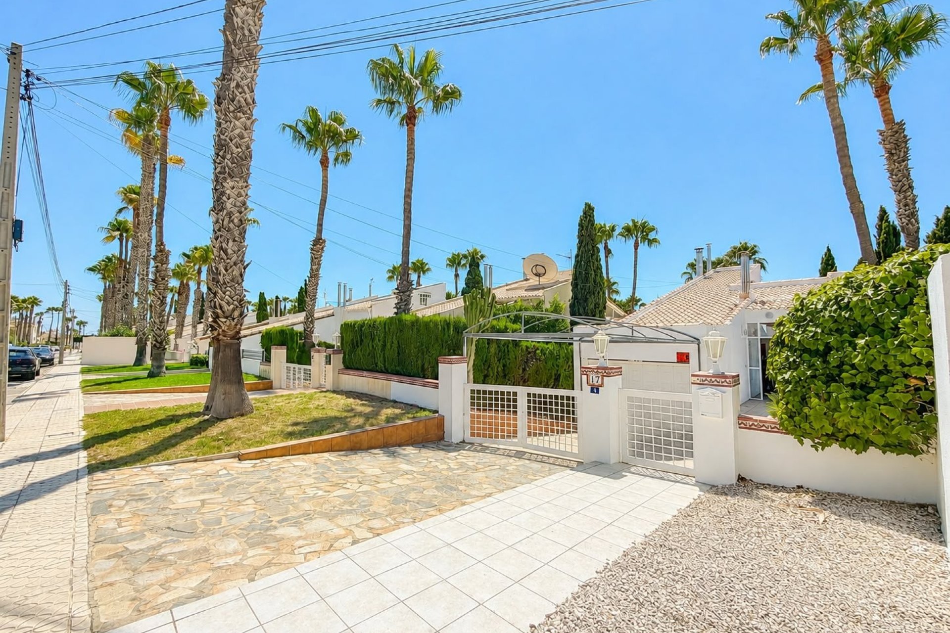 Resale - Villa - Villamartín - Villamartin