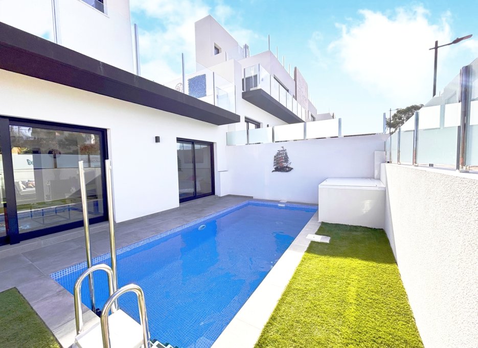Resale - Villa - Villamartín