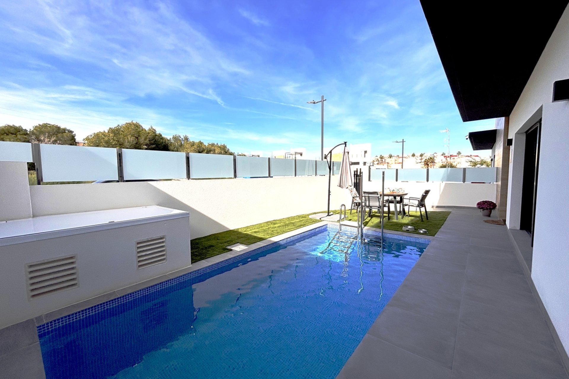 Resale - Villa - Villamartín