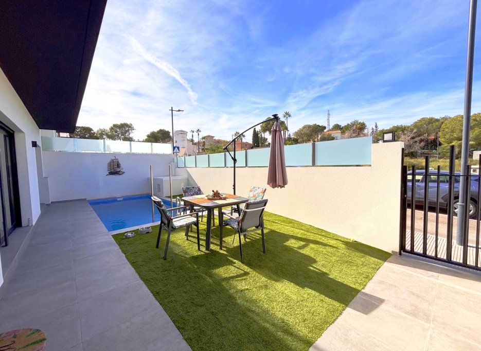 Resale - Villa - Villamartín