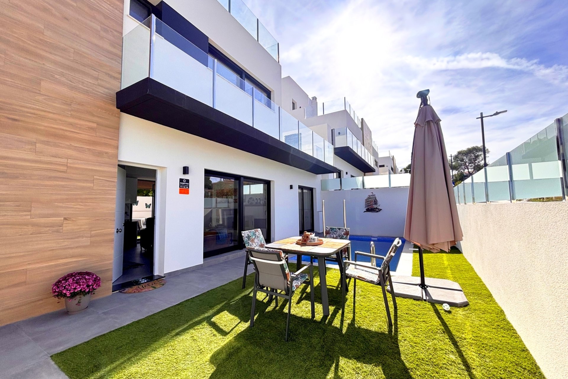 Resale - Villa - Villamartín
