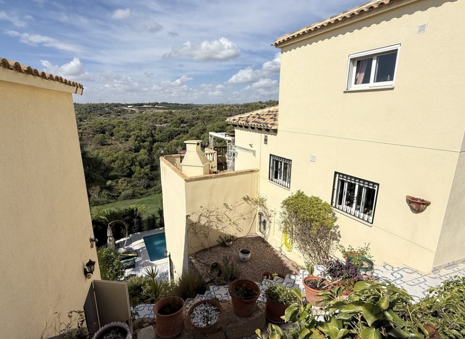 Resale - Villa - Villamartín