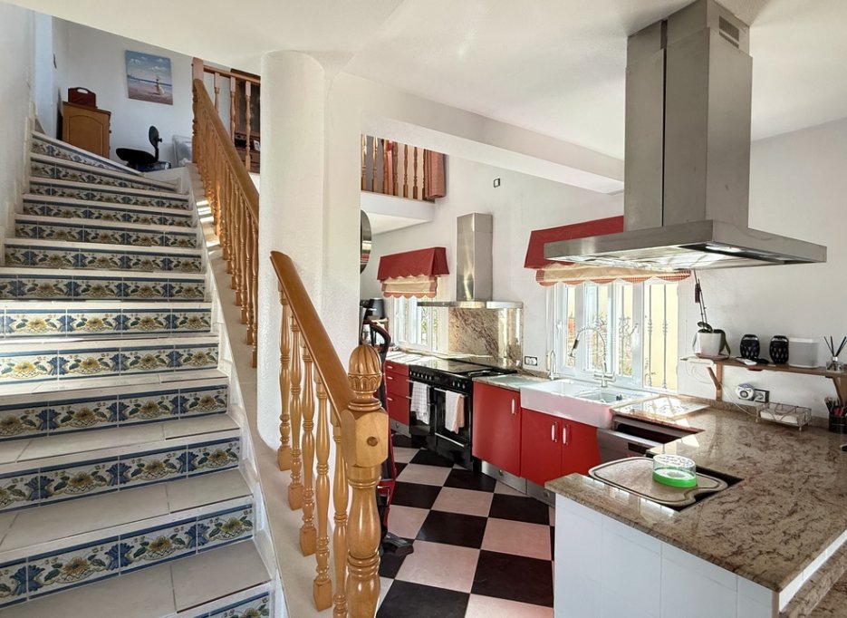 Resale - Villa - Villamartín