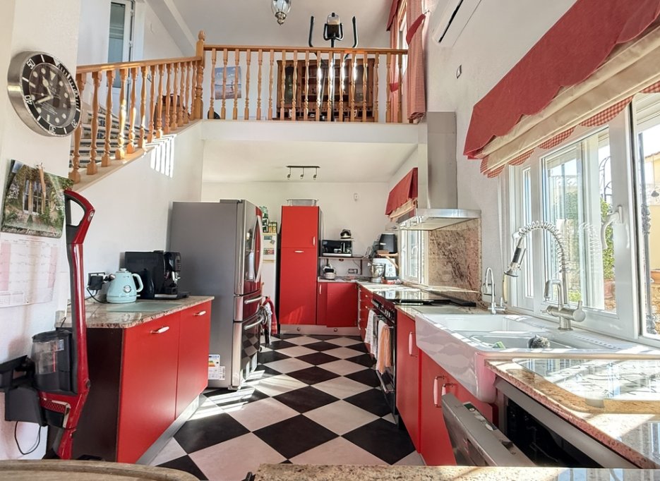 Resale - Villa - Villamartín