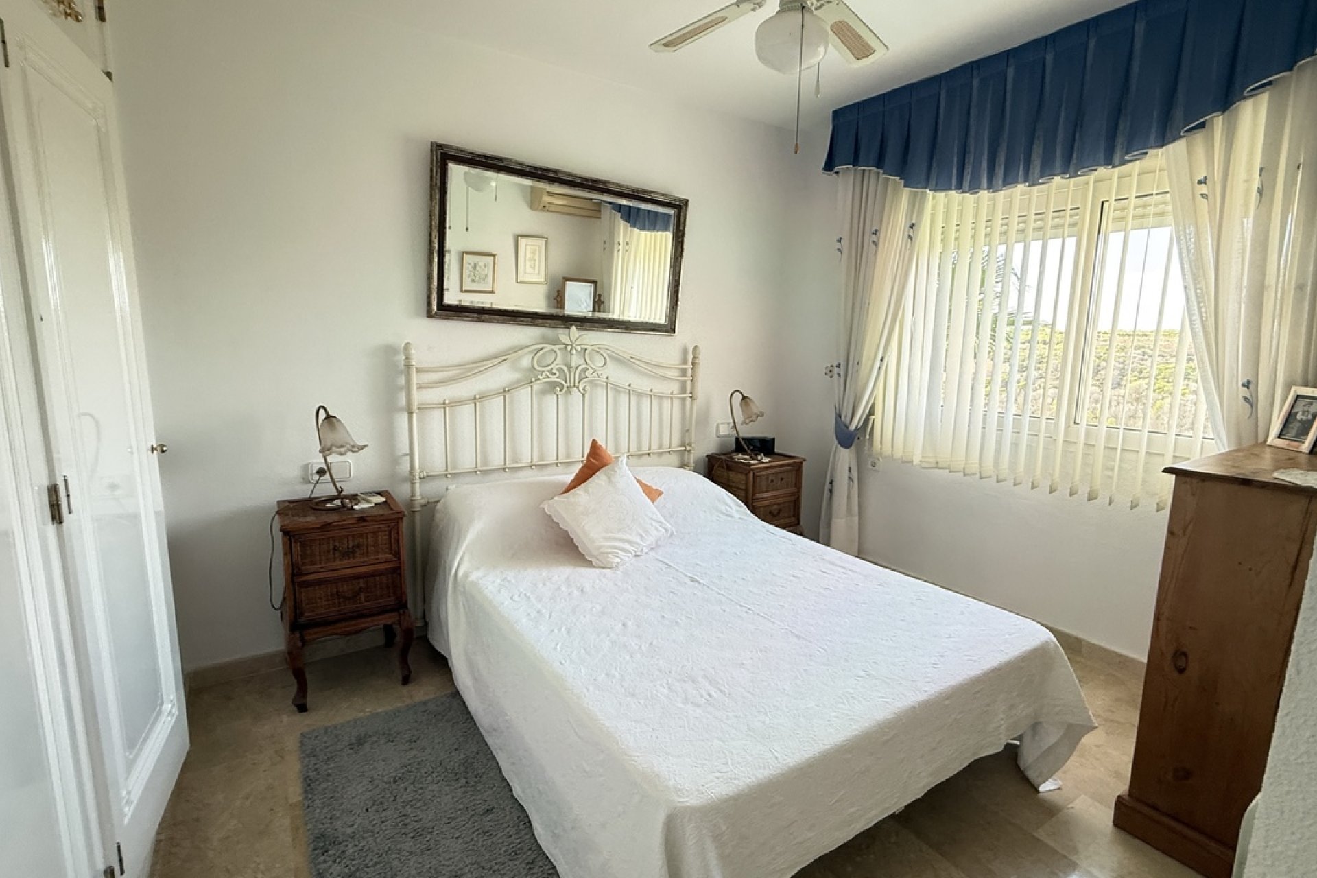 Resale - Villa - Villamartín