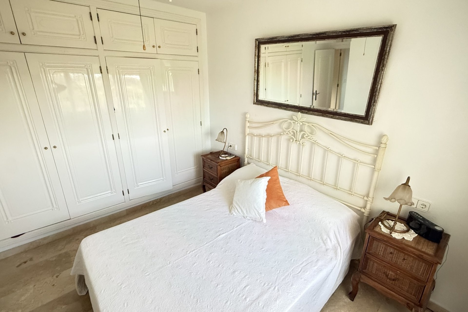 Resale - Villa - Villamartín