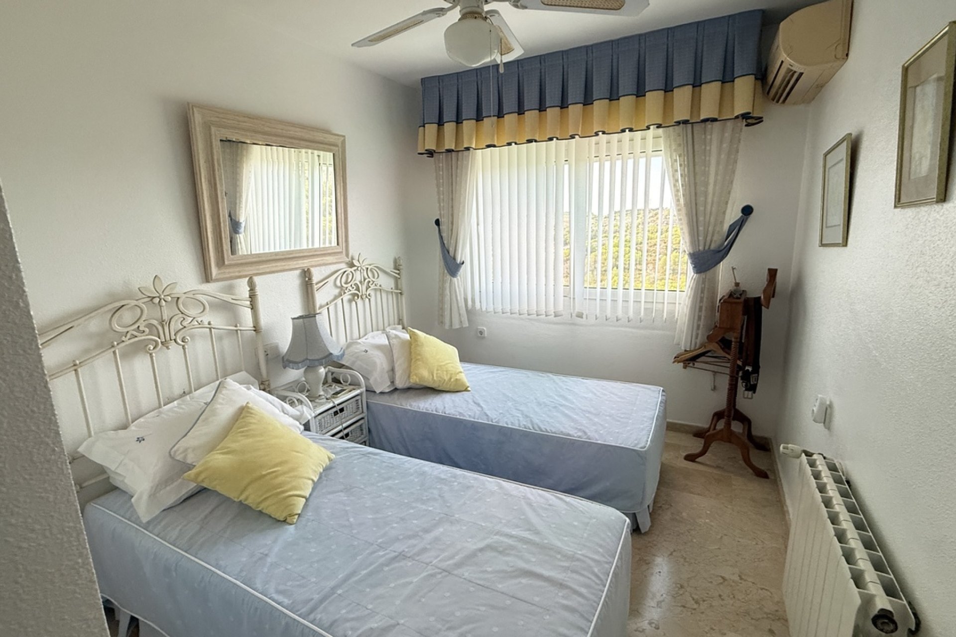 Resale - Villa - Villamartín
