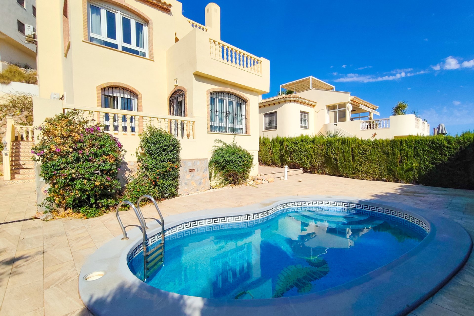 Resale - Villa - Villamartín