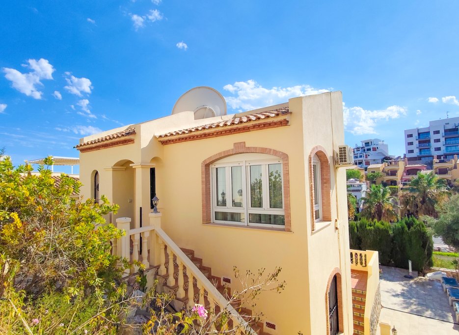 Resale - Villa - Villamartín