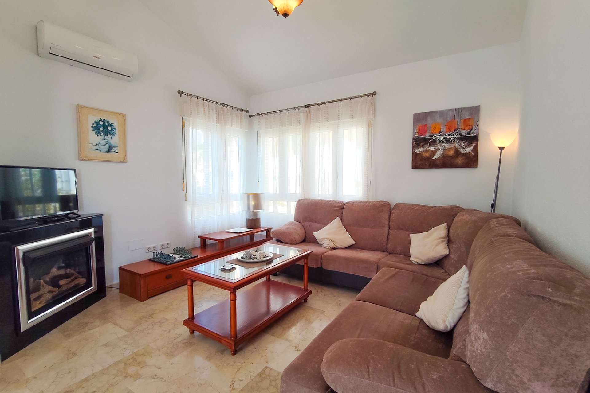 Resale - Villa - Villamartín