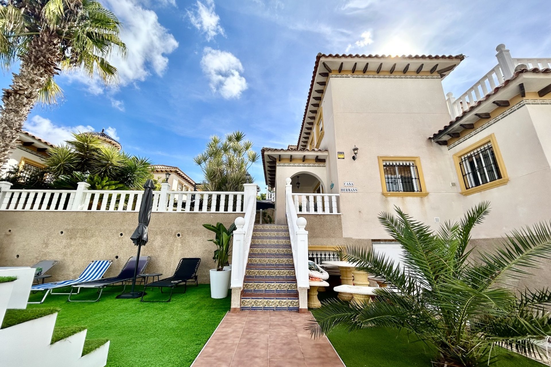 Resale - Villa - Villamartín