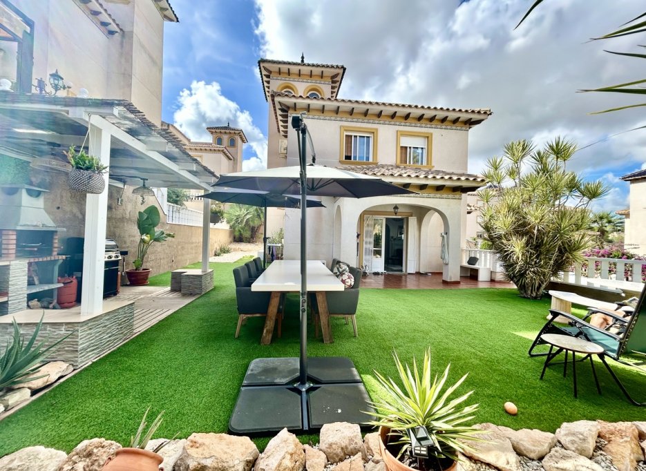 Resale - Villa - Villamartín
