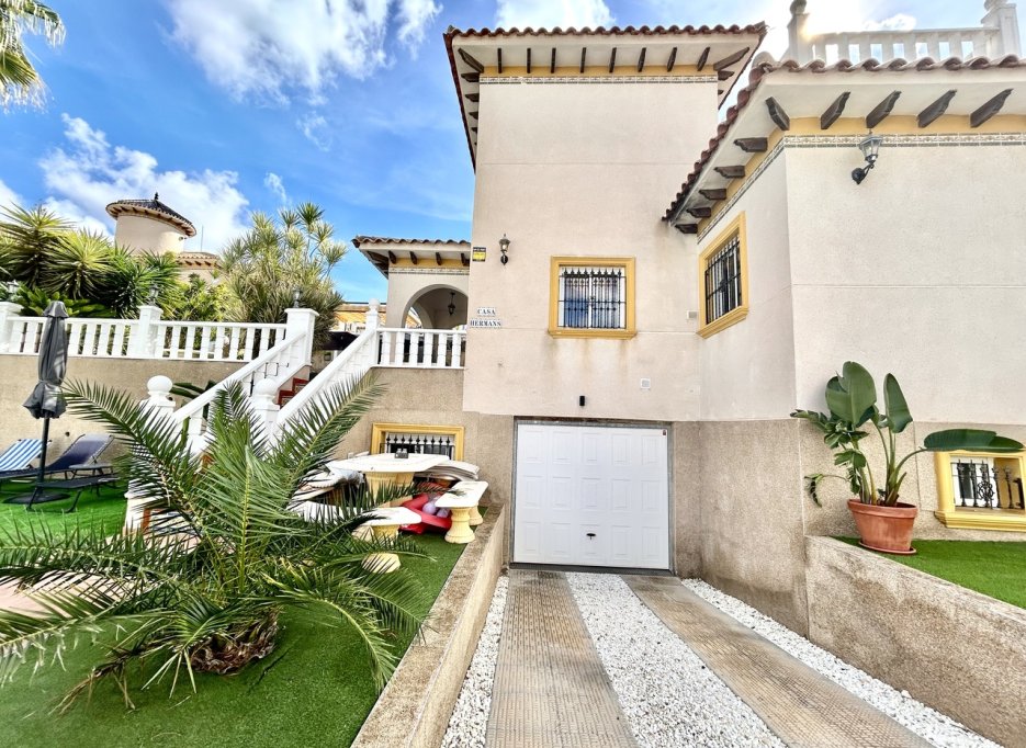 Resale - Villa - Villamartín