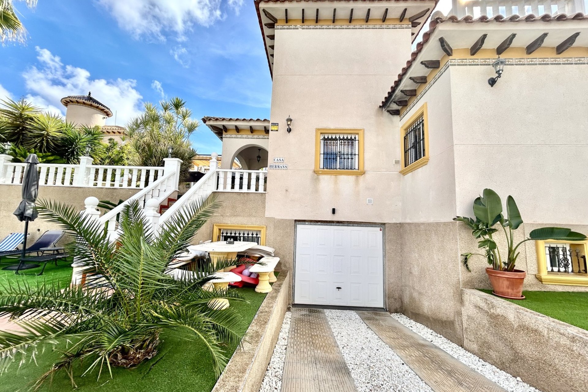 Resale - Villa - Villamartín