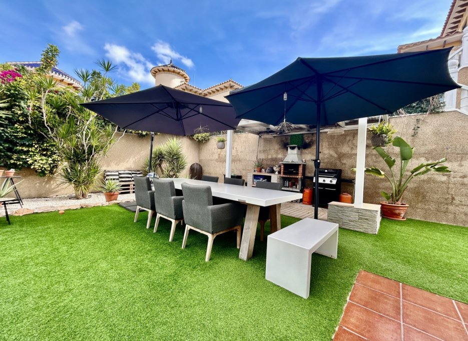 Resale - Villa - Villamartín