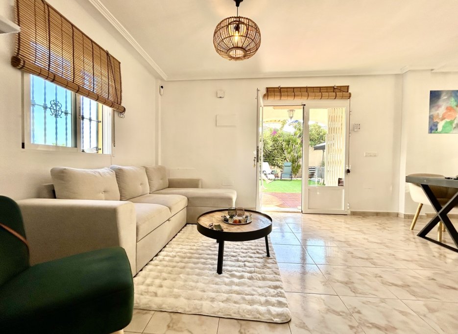 Resale - Villa - Villamartín