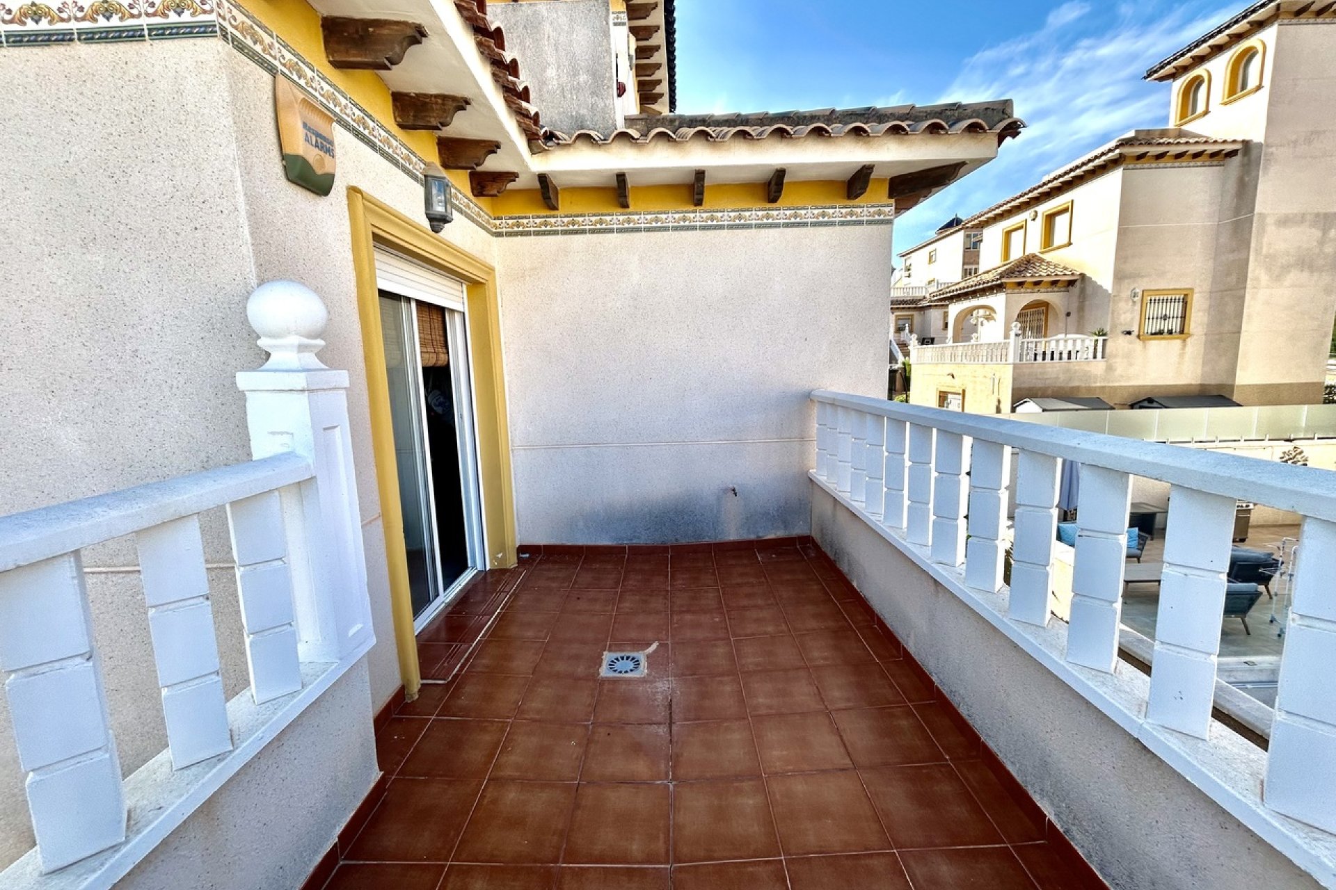 Resale - Villa - Villamartín
