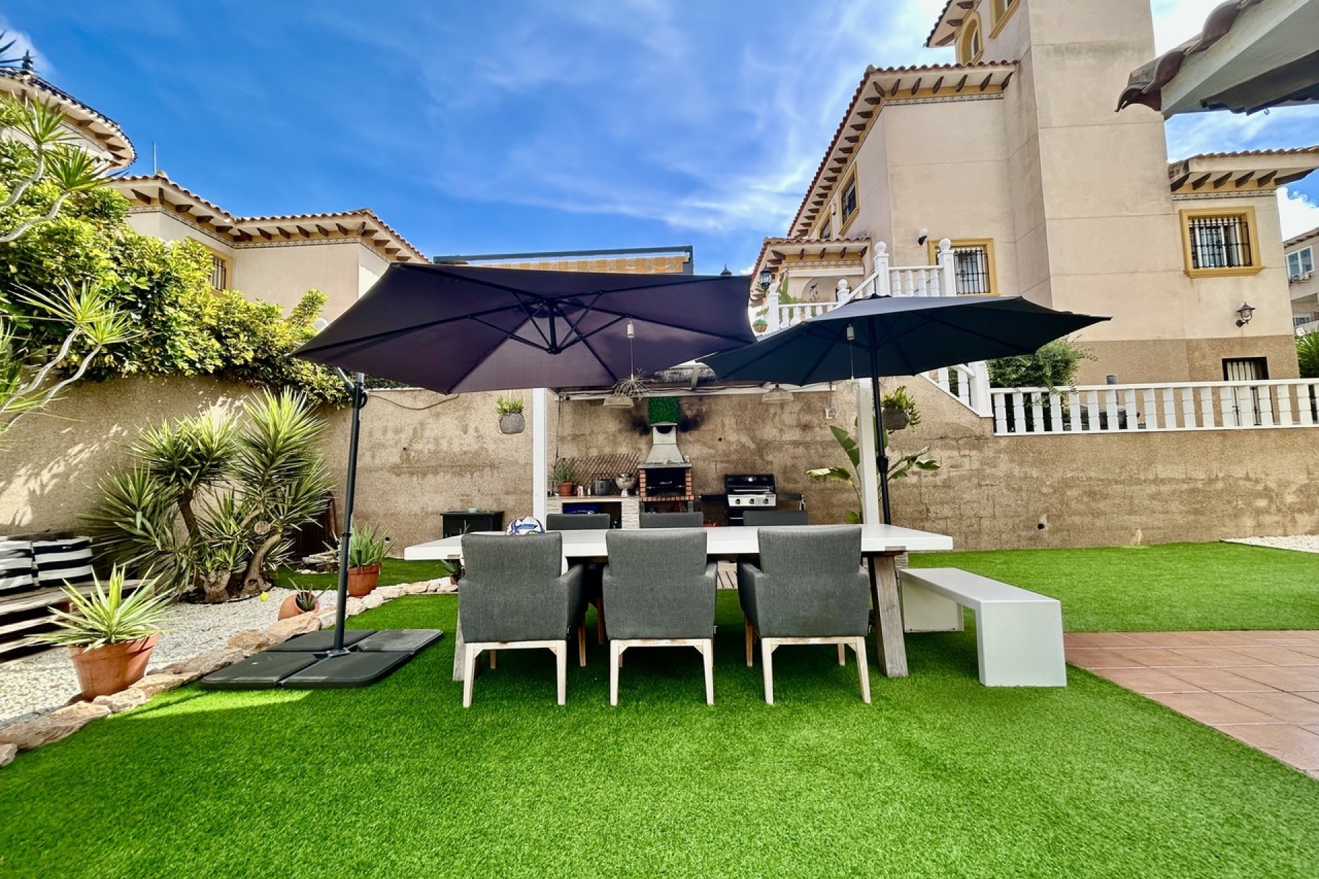 Resale - Villa - Villamartín