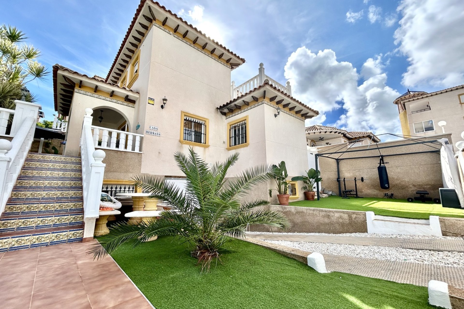 Resale - Villa - Villamartín