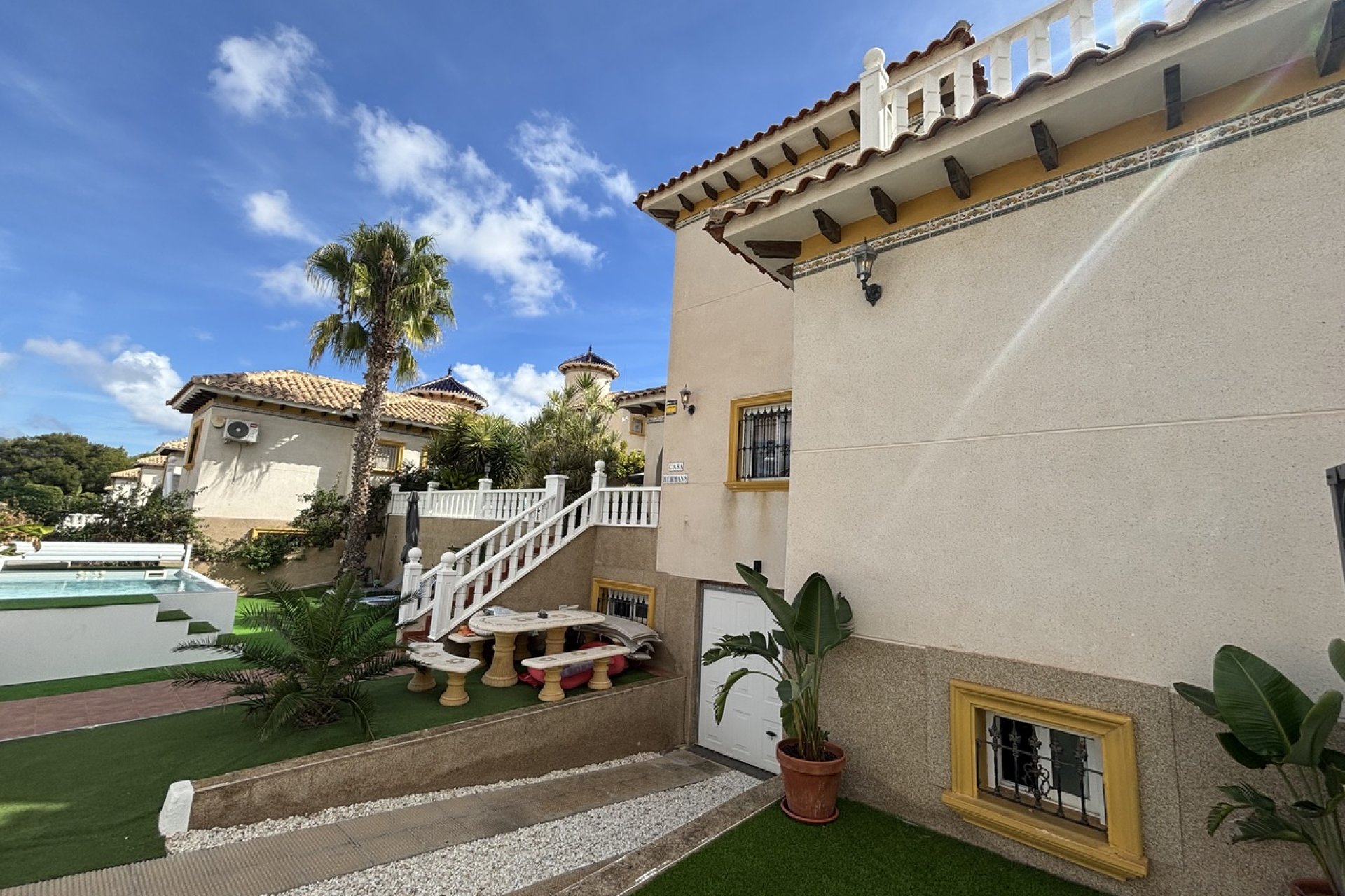 Resale - Villa - Villamartín