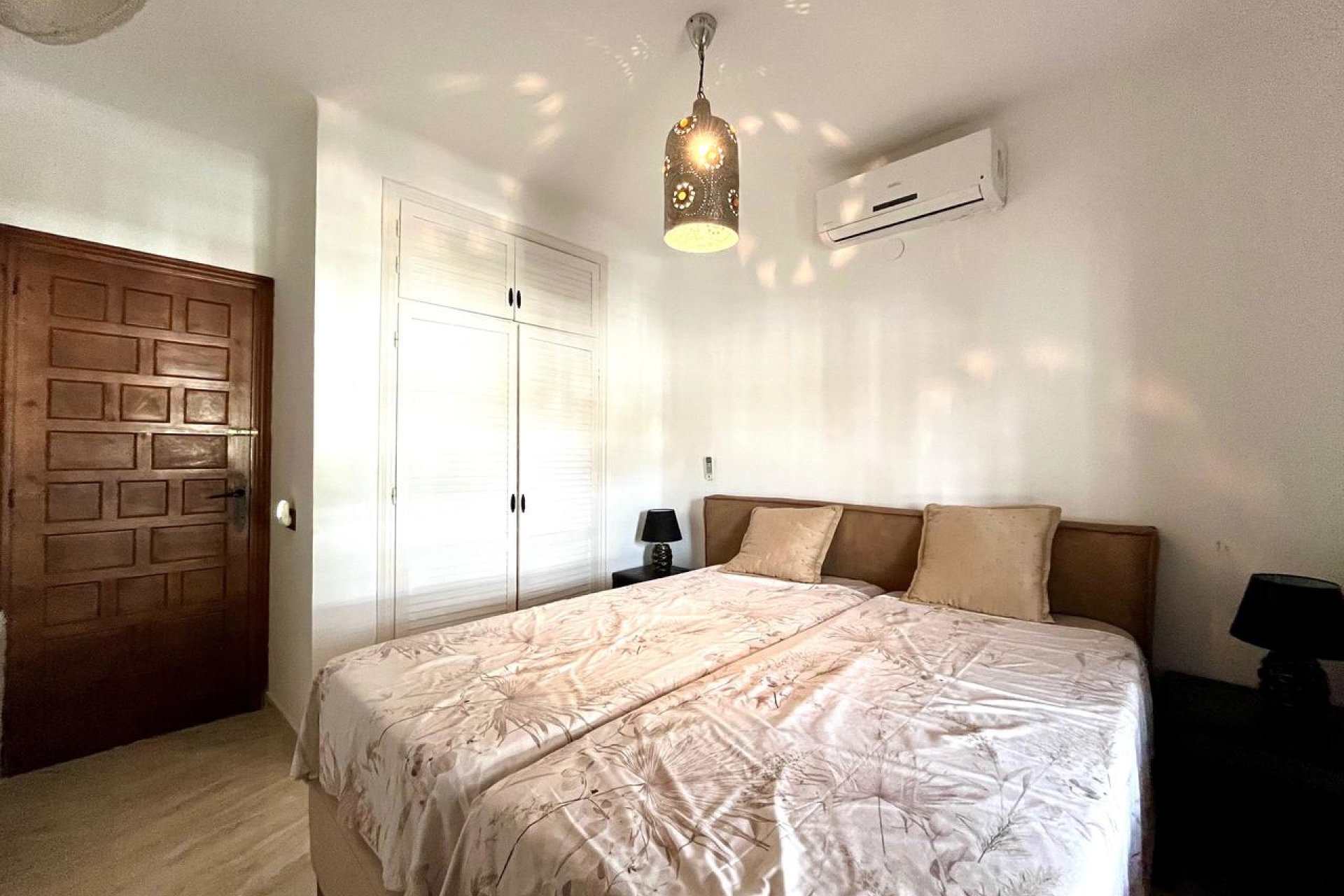 Resale - Villa - Villamartín