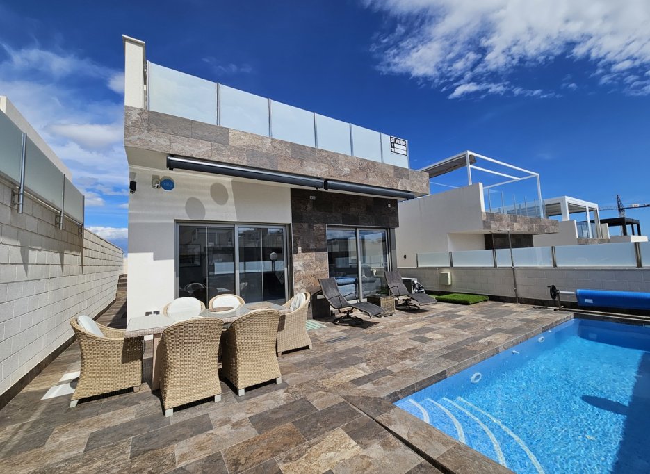 Resale - Villa - Villamartín