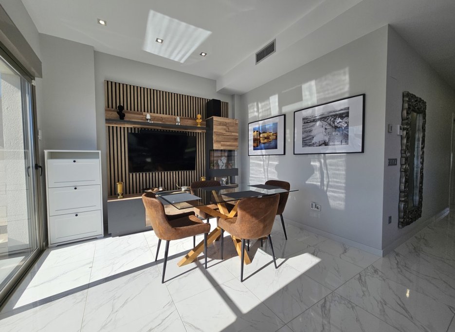 Resale - Villa - Villamartín